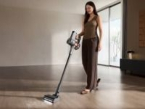 シャオミ、ゴミ捨て90日不要の自動収集付きロボット掃除機