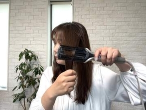 【家電レビュー】ReFaブラシアイロンはコツいらずで簡単ストレート! 理想のツヤ髪作れた