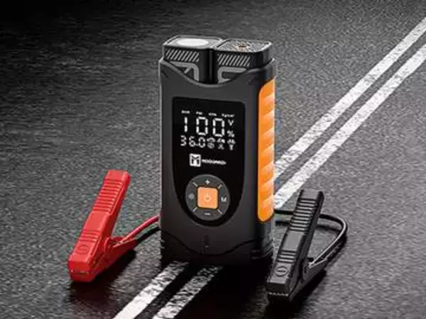 車のジャンプスターター付き空気入れ　スマホ充電も