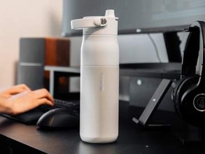 BRITA、水分補給知らせるスマート水筒　摂取量も記録