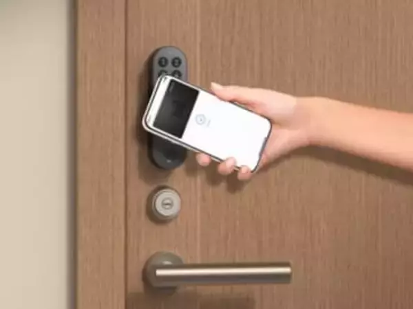 iPhoneかざしてカギ開くスマートロック、日本初Apple Home Key対応