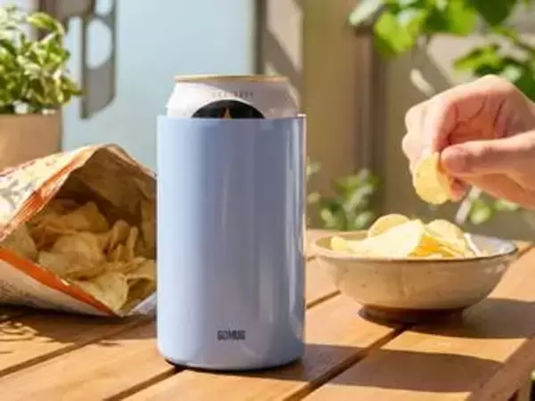 「350ml缶そのまま入る保冷マグ　結露防いで冷たさキープ」の画像