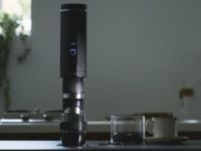 充電式の小さいコーヒーメーカー　豆から挽いてどこでも使える