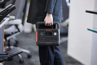 Jackeryの小さめポータブル電源　AC出力2ポート搭載