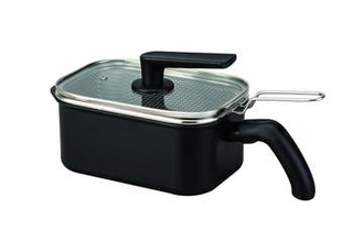 ニトリの1台7役マルチポット　網ザル付きで便利