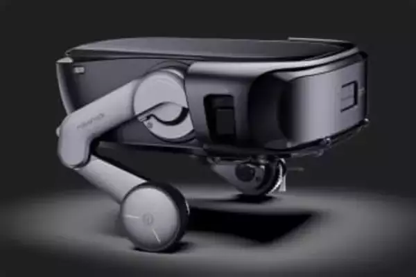 ロボット掃除機、ついに脚で階段を上る　ロボロック世界初の脚輪型