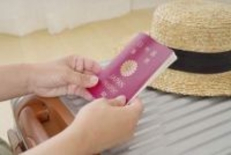 旅行中の自宅の防犯、大丈夫? スマート家電でできる4つの対策