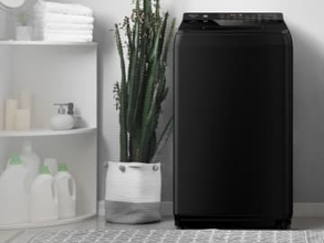 黒いタテ型洗濯機、ハイセンス