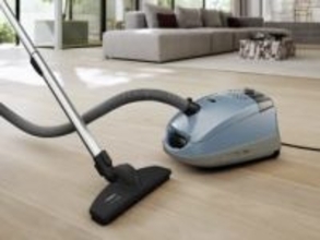 ミーレ、紙パックのキャニスター掃除機　軽くなって操作性アップ