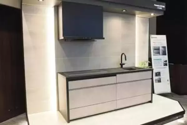 パナソニック、あえて対面ではない壁付けキッチン新提案