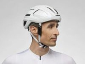 シマノ、LAZERヘルメット用の耳ふさがないインカム　最大30人と通話できてDi2とも連携