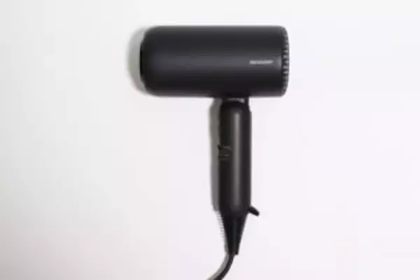 【家電ミニレビュー】こういうのでいいんだよ　1万円しないシャープのドライヤーがよかった