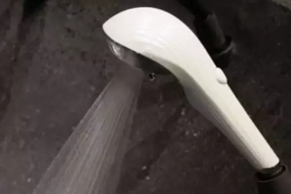 ReFaシャワーヘッドでトリートメント浸透しやすく　節水も