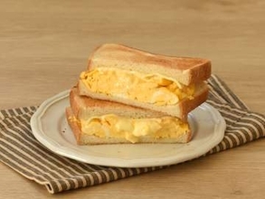 チーズとろける「ふんわり卵サンド」