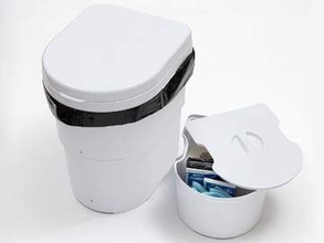 サンコーの防災用組み立てトイレ　凝固剤や袋もセット