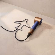 ダイソンの海外でも使えるドライヤーに新色