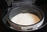 「パナソニック炊飯器、9万円台と3万円台でどう違う? 食べ比べ」の画像1
