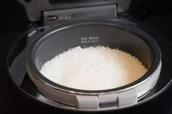 パナソニック炊飯器、9万円台と3万円台でどう違う? 食べ比べ