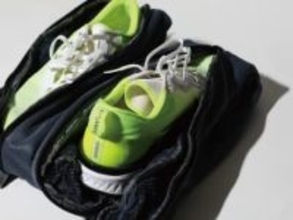 靴やさしく扱う洗濯ネット　片足ずつで安心