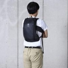 背中が涼しい水冷ウエア　面で冷やしてムレにくい