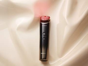 パナソニックから攻めの美顔器、バイタリフト最上位