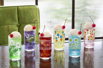 アデリアからレトロかわいいくびれのコップ