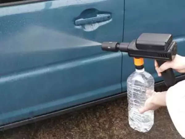 サンコーのハンディ高圧洗浄機　ペットボトルが水タンクに