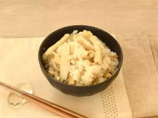 調味料はめんつゆだけ「ゴボウと油揚げの炊き込みごはん」
