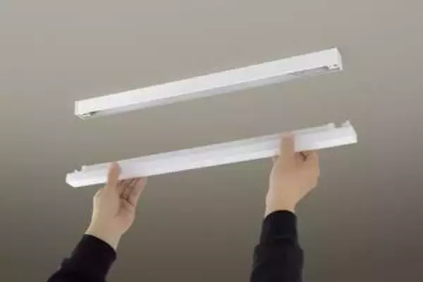 パナソニックのパルックLED照明、本体取付後は自分で交換できる