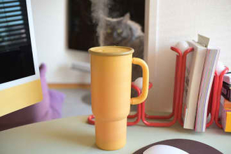 【家電ミニレビュー】卓上加湿器に「倒れにくさ」の新基準。心に余裕が持てる一台を見つけました