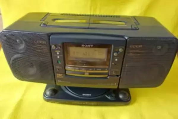 【思い出家電】ソニーCDラジカセ「ソナホーク」30年間寄り添った