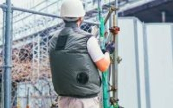 サンコー「冷蔵服」大型ファンとペルチェで涼しい