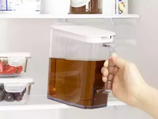 ニトリ、冷蔵庫に収まりやすいタテ置き冷水筒　3サイズで選べる