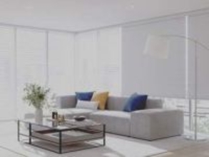 配線工事不要なロールスクリーン、バッテリーで動く　立川ブラインド