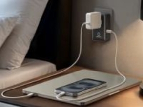 Anker、海外で使いやすいスリムな変換プラグ　USB-C付き