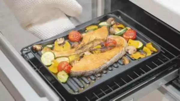 冷凍食材を素早く解凍、そのまま焼けるグリルプレート