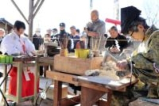 こけしの初びき、節目の60回目　工人夫妻が初共演　宮城・白石