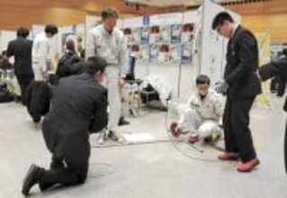 高1、2が体験通じ職業理解　仙台・合同企業説明会に24社、130人が参加