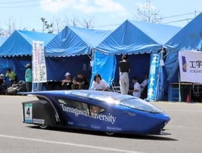 世界初！海水由来のマグネシウムで車が走った　東北大学の研究者らが秋田で試験