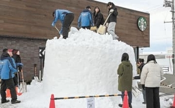 スタバにかまくら出現＜みちのく＞