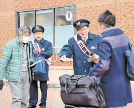 バクコメが一日署長　仙台駅前で特殊詐欺被害防止呼びかけ　仙台中央署が年末年始特別警戒出動式