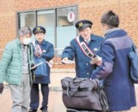 バクコメが一日署長　仙台駅前で特殊詐欺被害防止呼びかけ　仙台中央署が年末年始特別警戒出動式