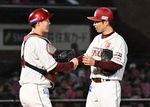 楽天イーグルスとオリックスの試合が終わりました　辛島が現役最後の登板