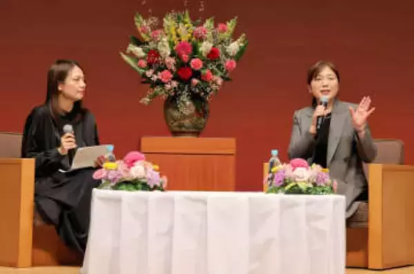 「イメージの根っこに東北 」 作家柚月裕子さんが塩釜で講演