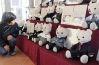 青春刻んだ中高生制服、ぬいぐるみ用に仕立て直し　　福島・双葉8町村で巡回展　来年3月まで