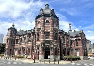 岩手銀行赤レンガ館が開館10年　90年前は白かった　訪日客にも人気な盛岡観光のシンボル