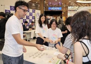 マテ茶、ココナツ、ゆず…宮城・名取のジェラート専門店がお国自慢の留学生と作る涼味