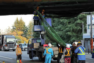 JR仙石線は運転再開　あおば通―高城町間で上下線一時運転見合わせ　架道橋の防護ネットに車が接触