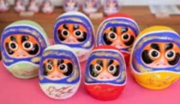 仙台の松川だるまに「走り駒」の縁起物、12月に販売開始　デザイナーが伝統工芸を橋渡し