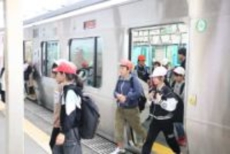 宮城・角田の横倉小4年生が、阿武急に乗って福島へ校外学習　利用促進のためバス移動から変更、初めて電車に乗る児童も